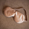 Silkkinen Unimaski – JANE DARCY Luxury Silk Eye Mask, Champagne