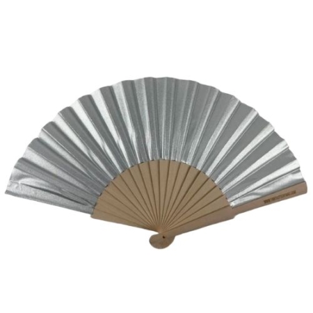 Viuhka hopean helmiäinen